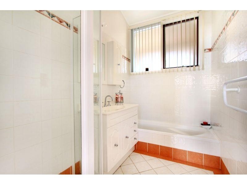 18 Evelyn Avenue, Figtree NSW 2525