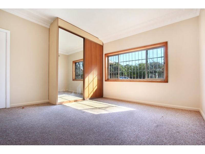 9 Reserve Street, West Wollongong NSW 2500