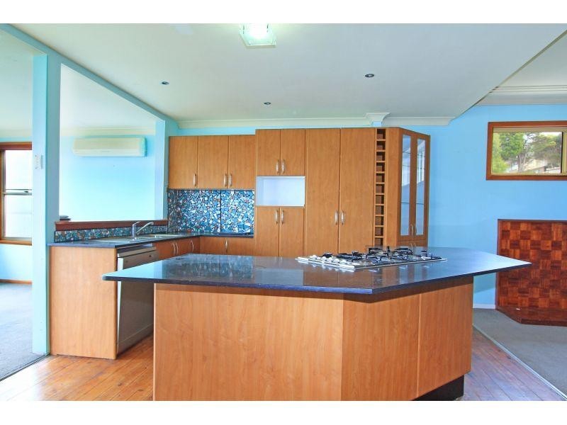 11 Hassan Street, Lake Heights NSW 2502