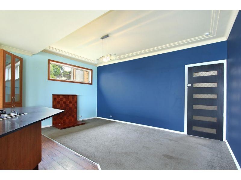 11 Hassan Street, Lake Heights NSW 2502