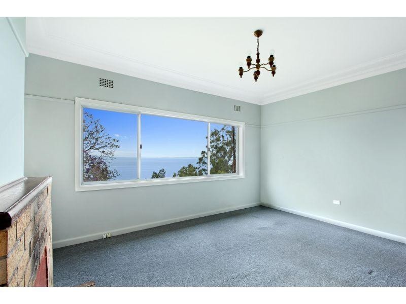 37 Northcliffe Drive, Lake Heights NSW 2502
