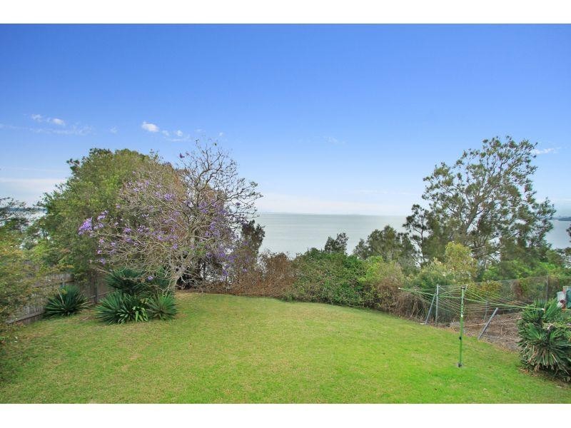 37 Northcliffe Drive, Lake Heights NSW 2502