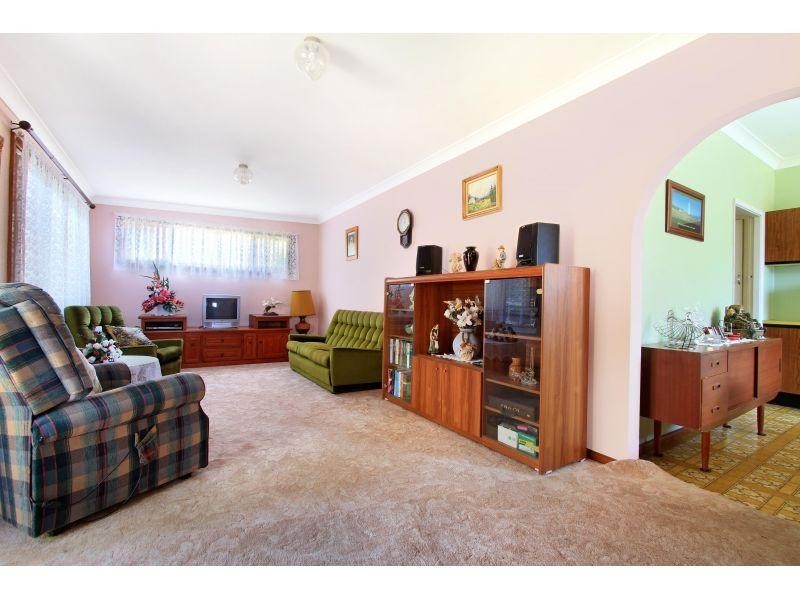128 Lake Entrance Road, Oak Flats NSW 2529