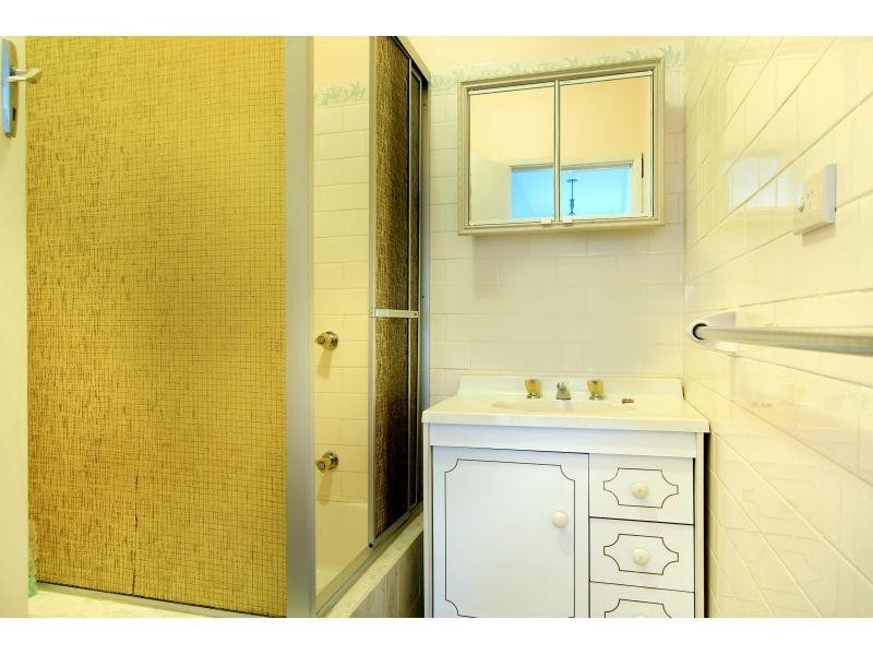 128 Lake Entrance Road, Oak Flats NSW 2529