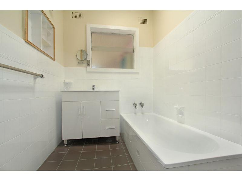 104 Towradgi Road, Towradgi NSW 2518