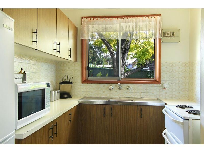 2/42 Loftus Drive, Barrack Heights NSW 2528