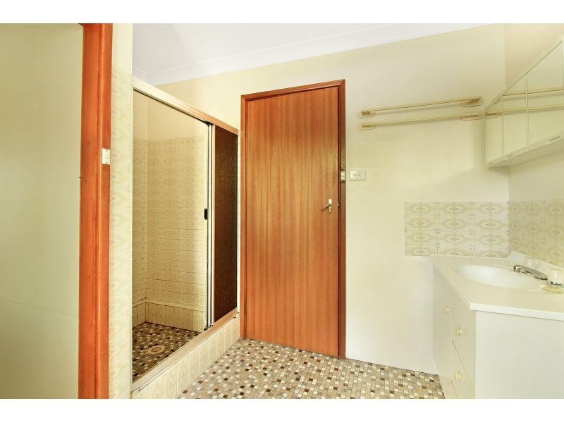 2/42 Loftus Drive, Barrack Heights NSW 2528