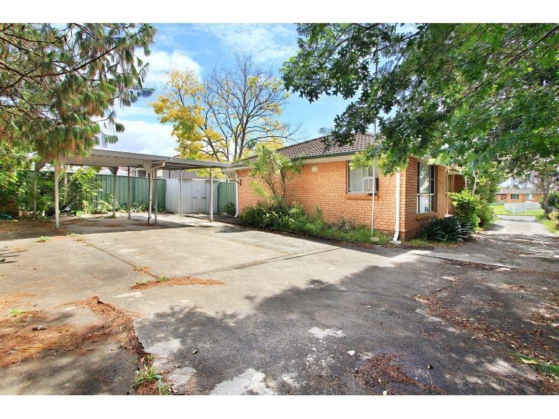 2/42 Loftus Drive, Barrack Heights NSW 2528