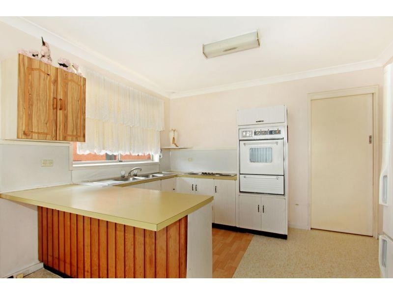 47 Blackman Parade, Unanderra NSW 2526