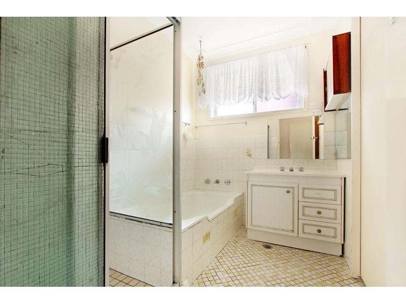 47 Blackman Parade, Unanderra NSW 2526