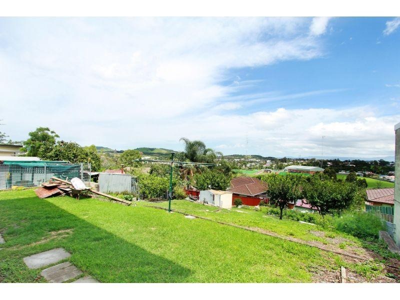47 Blackman Parade, Unanderra NSW 2526
