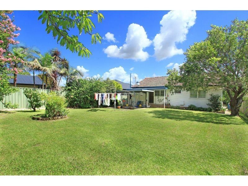 21 London Drive, West Wollongong NSW 2500