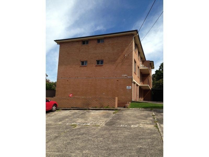 18/142 Gladstone Avenue, Coniston NSW 2500