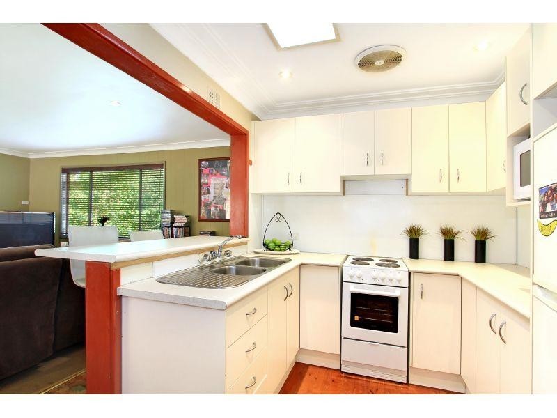 7 St Johns Avenue, Mangerton NSW 2500