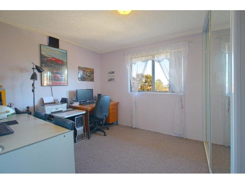 15/6 Eyre Place, Warrawong NSW 2502