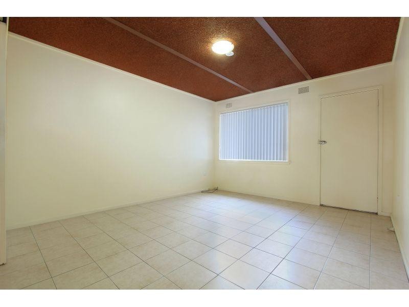 11 Pine Crescent, Coniston NSW 2500