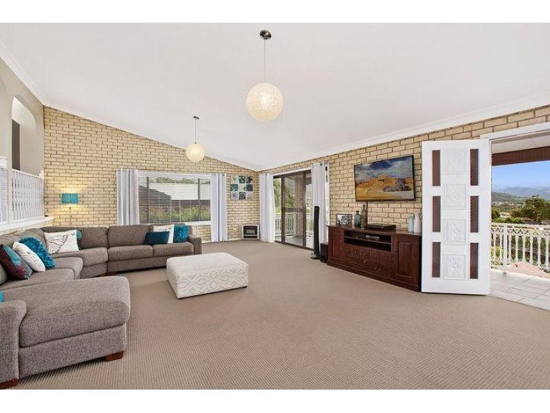 61 Iola Ave, Farmborough Heights NSW 2526