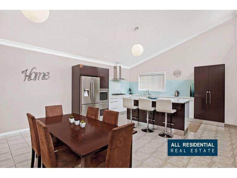 61 Iola Avenue, Farmborough Heights NSW 2526