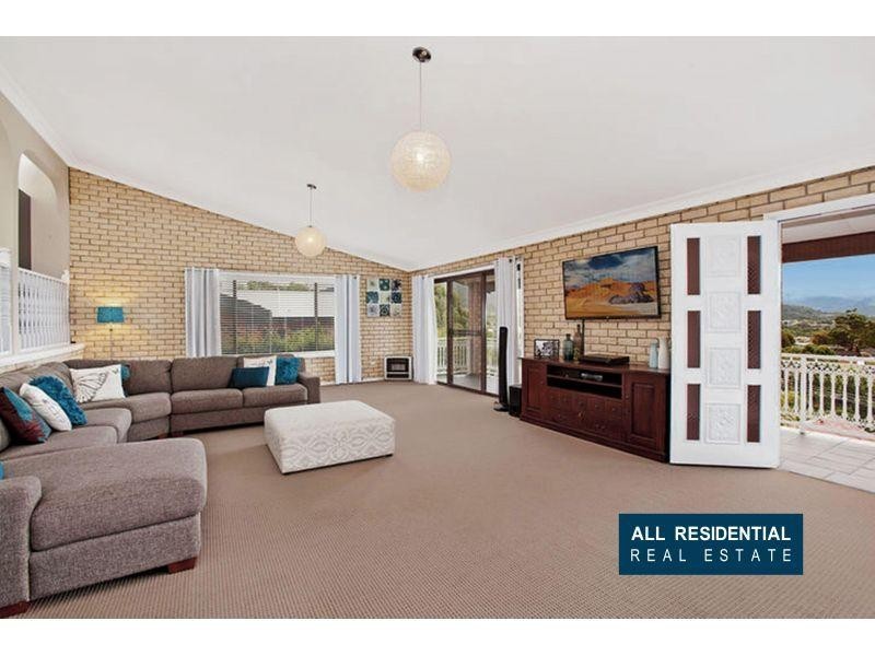 61 Iola Avenue, Farmborough Heights NSW 2526