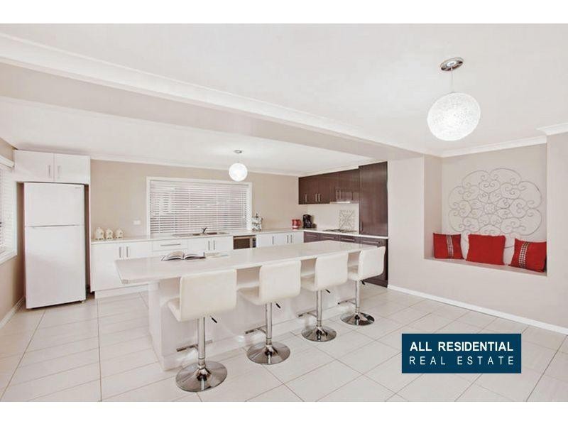 61 Iola Avenue, Farmborough Heights NSW 2526