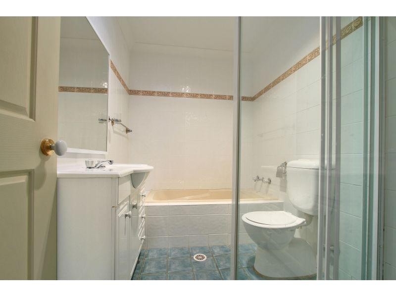 1/14 Greenacre Road, Wollongong NSW 2500