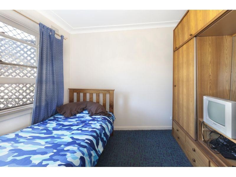 8 Third Avenue North, Warrawong NSW 2502