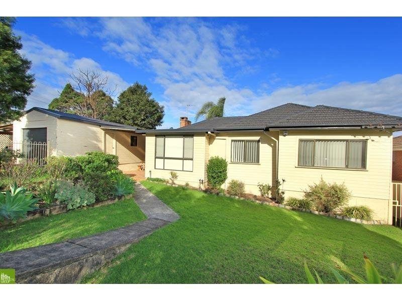 39 Beverley Avenue, Unanderra NSW 2526