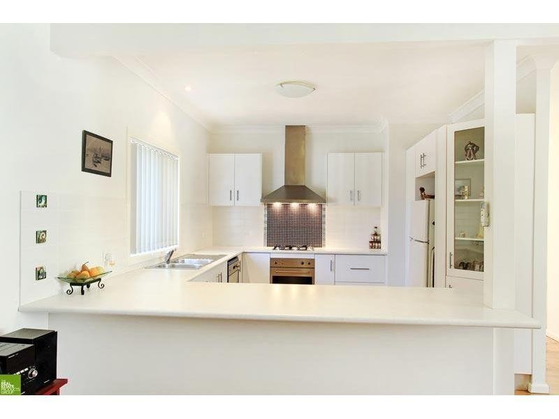 39 Beverley Avenue, Unanderra NSW 2526