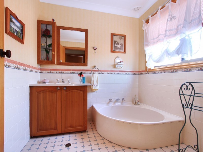 316 Farmborough Road, Farmborough Heights NSW 2526