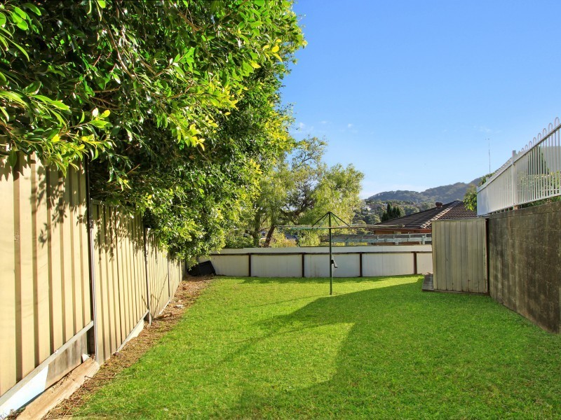 121 Cummins Street, Unanderra NSW 2526