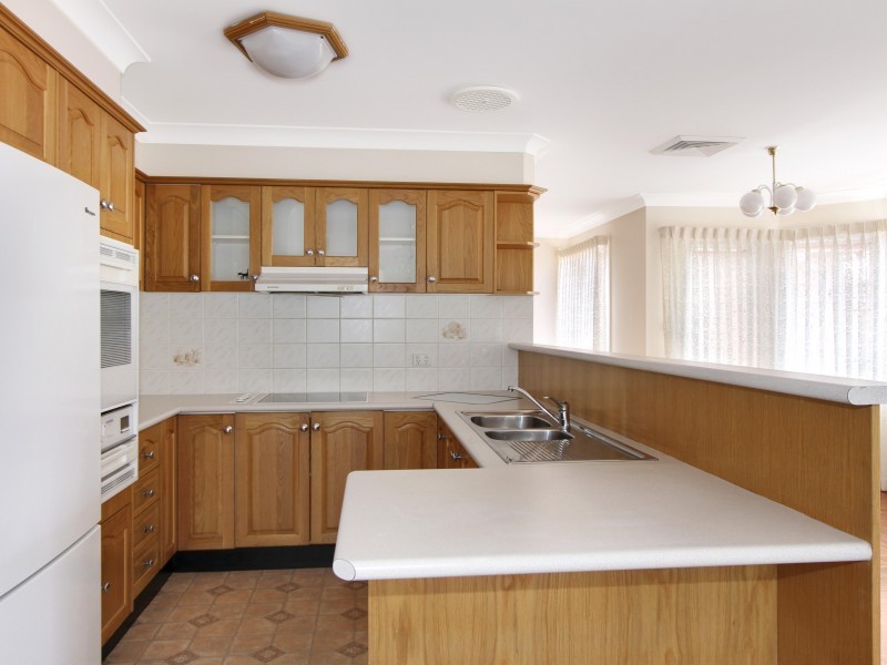 22 Stanthorpe Drive, Kanahooka NSW 2530