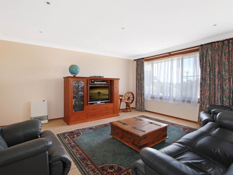 18 Highview Drive, Farmborough Heights NSW 2526