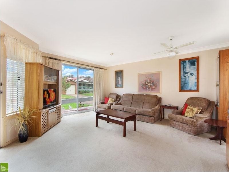 8 Ashmore Crescent, Kanahooka NSW 2530