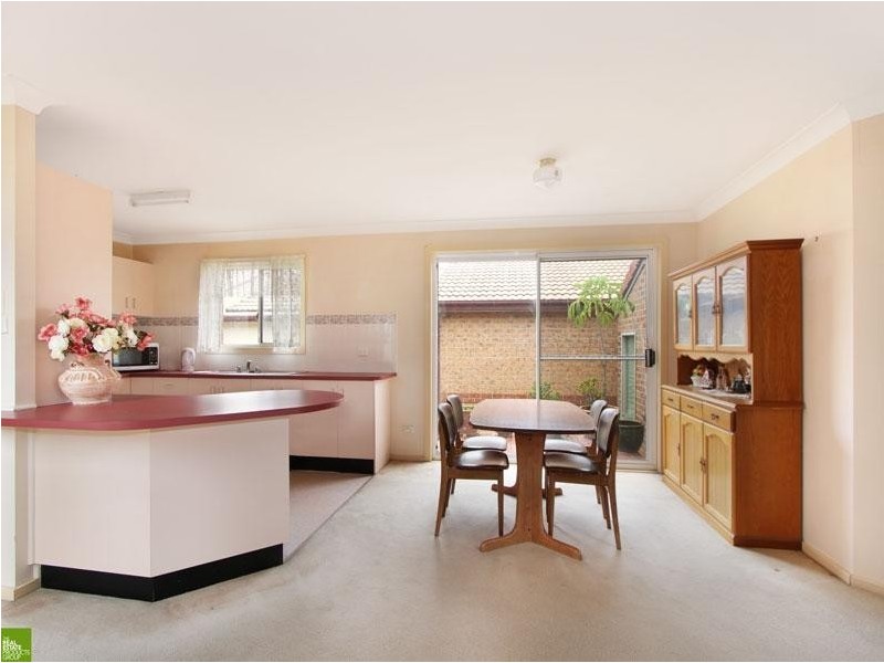 8 Ashmore Crescent, Kanahooka NSW 2530