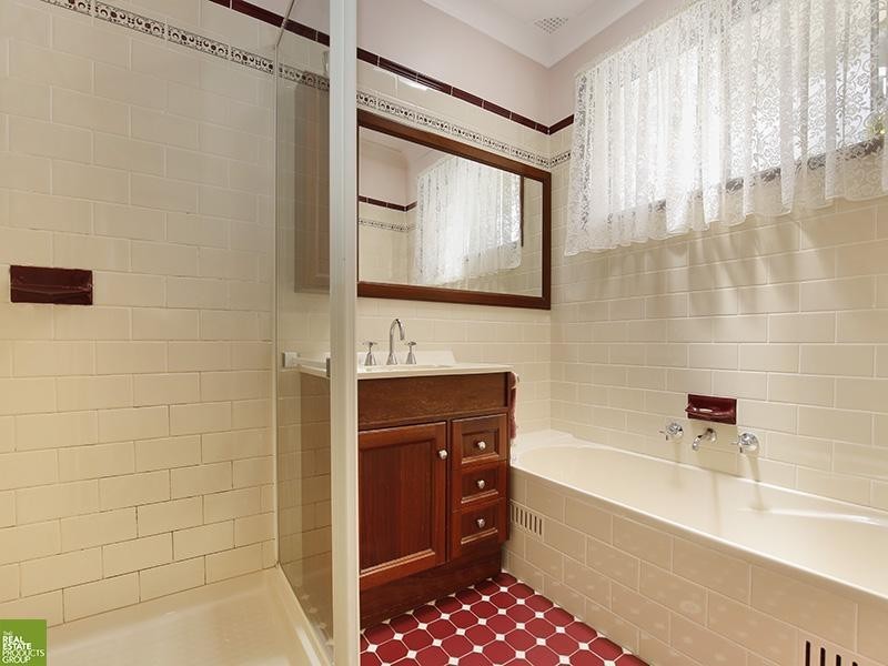 19 Bristol Parade, Farmborough Heights NSW 2526