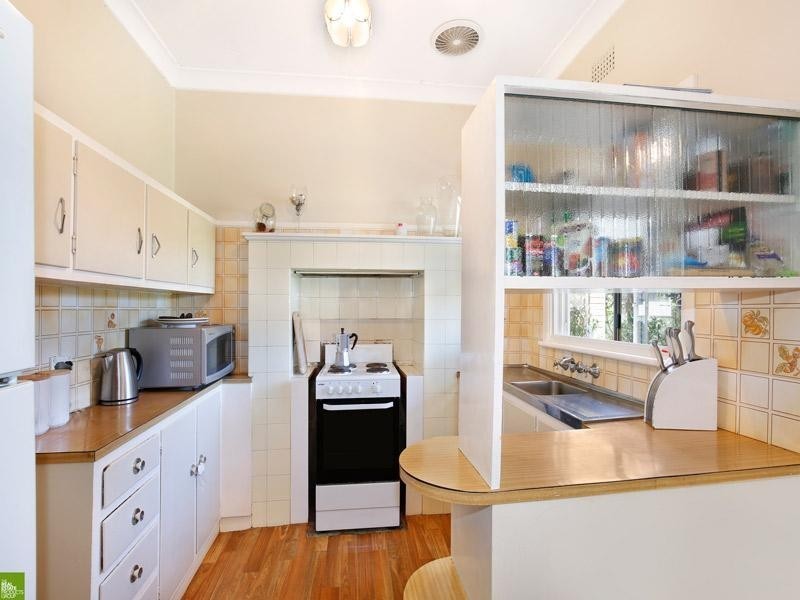 9 Tamblin Street, Fairy Meadow NSW 2519