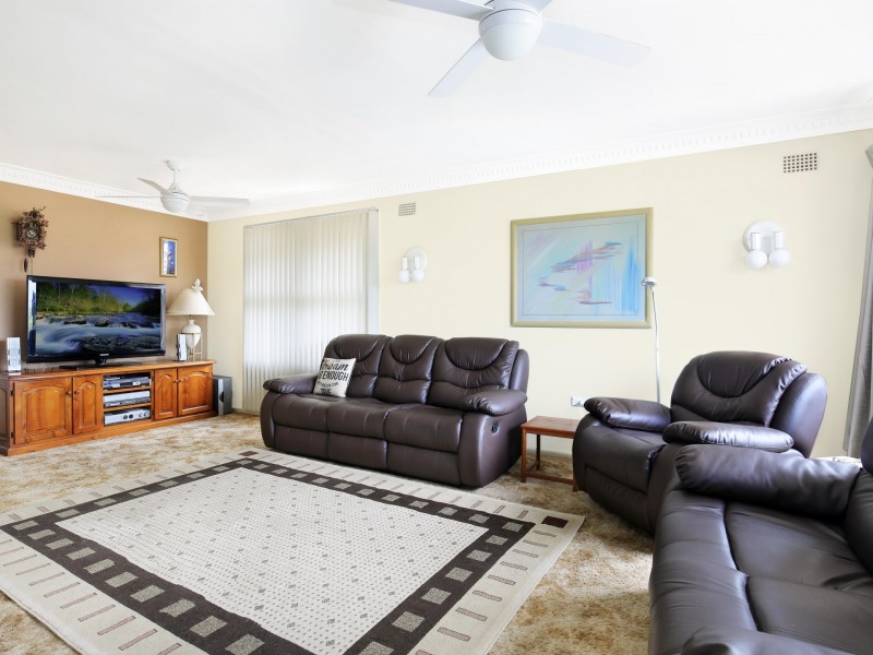 7 Mountain View Crescent, Figtree NSW 2525