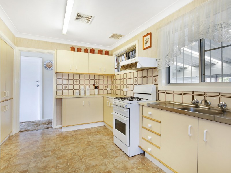 7 Mountain View Crescent, Figtree NSW 2525