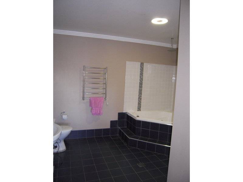 29 Ocean Street, Mount Saint Thomas NSW 2500
