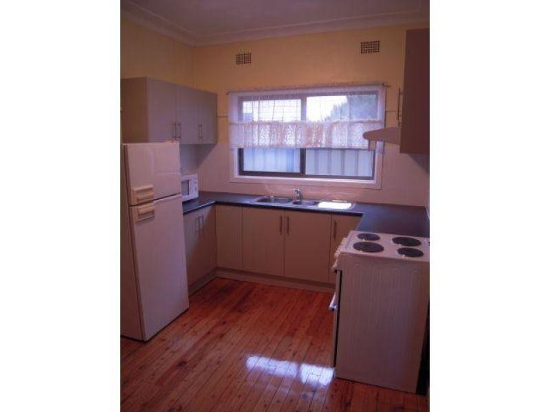 8 England Street, Gwynneville NSW 2500