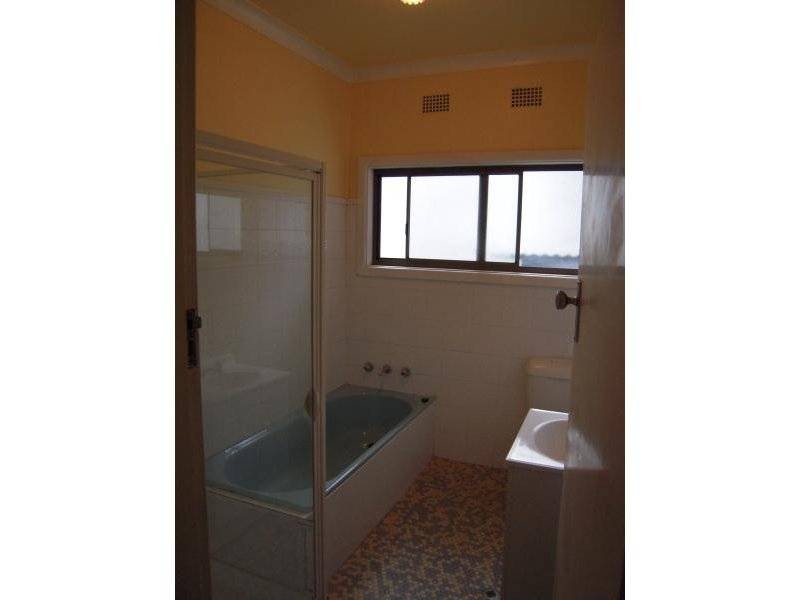 8 England Street, Gwynneville NSW 2500