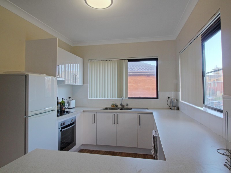 2/12 Bode Avenue, North Wollongong NSW 2500