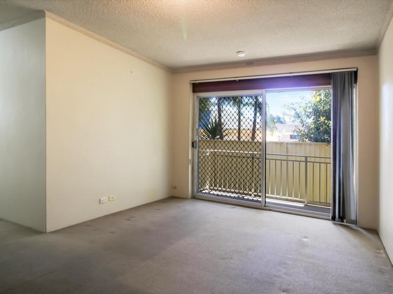 2/15 Gilmore Street, West Wollongong NSW 2500