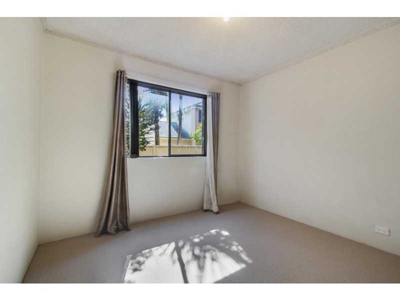 2/15 Gilmore Street, West Wollongong NSW 2500