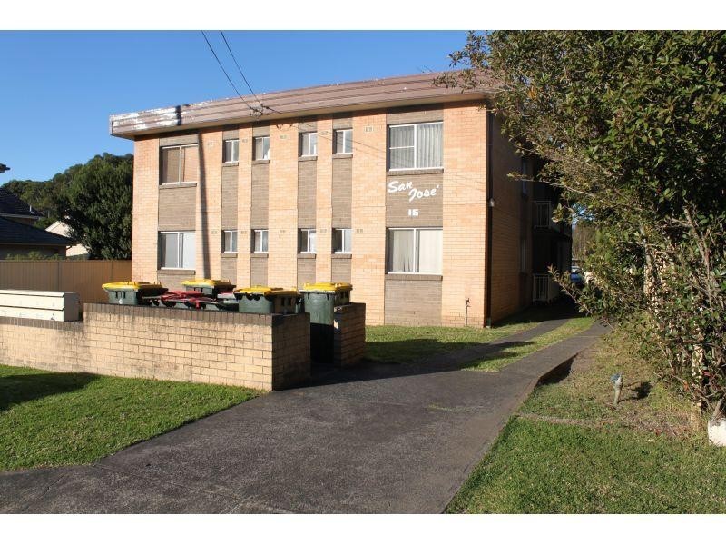 2/15 Gilmore Street, West Wollongong NSW 2500