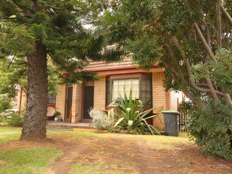 2/7 Louis Street, Corrimal NSW 2518