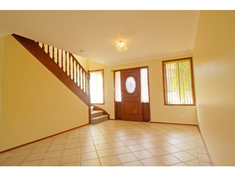 2/8 Platypus Close, Figtree NSW 2525