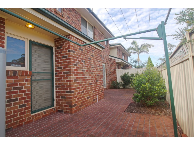 2/8 Platypus Close, Figtree NSW 2525