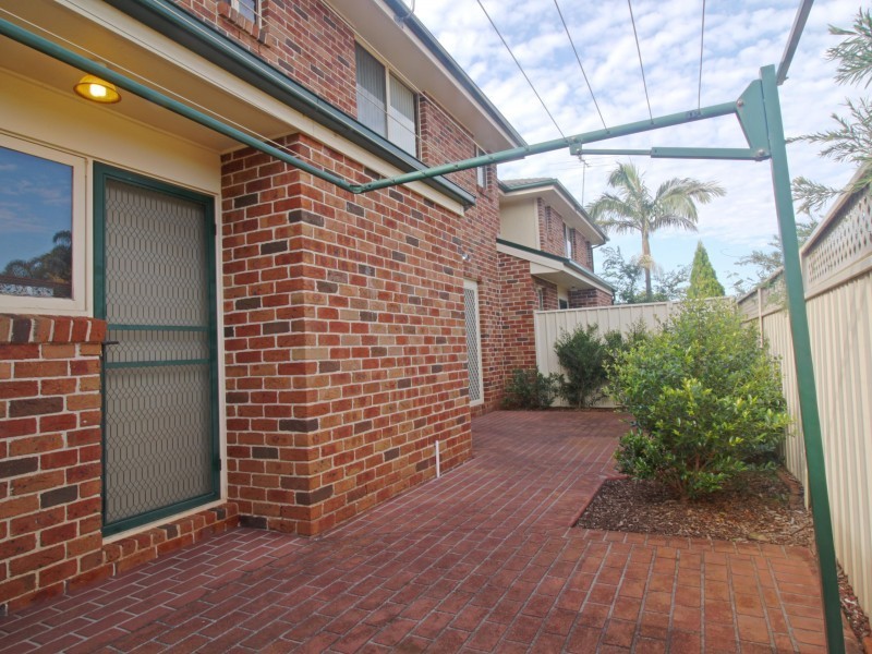 2/8 Platypus Close, Figtree NSW 2525