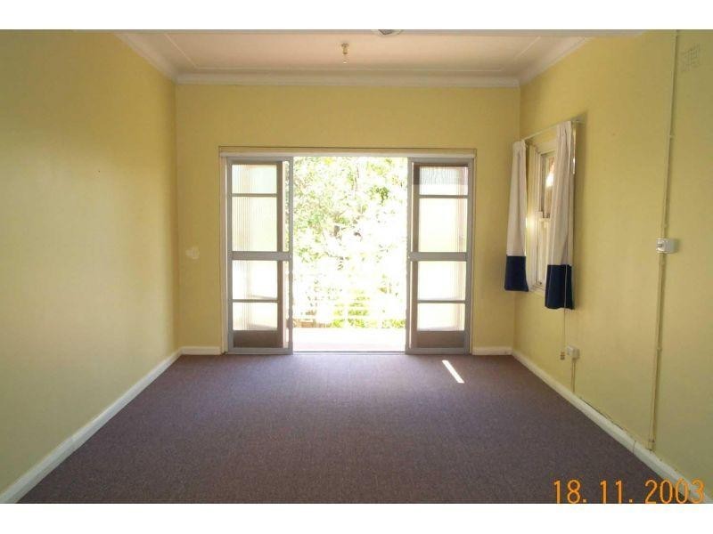 2 Holmden Avenue, Mangerton NSW 2500